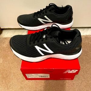 New Balance, men’s sz 10.5.